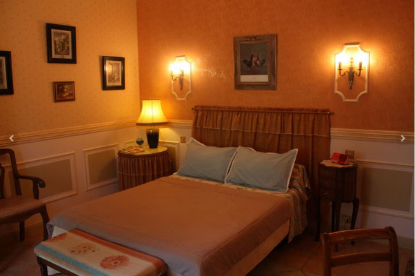 La chambre d'Alain en soirée