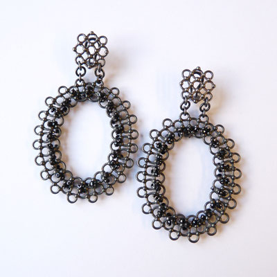 Ohrclips, Silber geschwärzt, schwarze Spinelle
