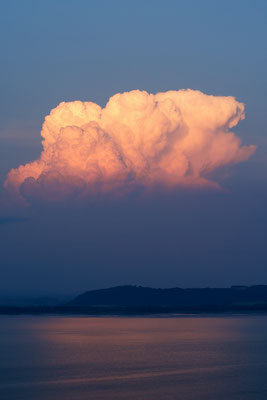 Nuage ensoleillé sur le Lac de Neuchâtel