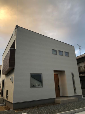 奈良県生駒市　地デジデザインアンテナ取付設置工事
