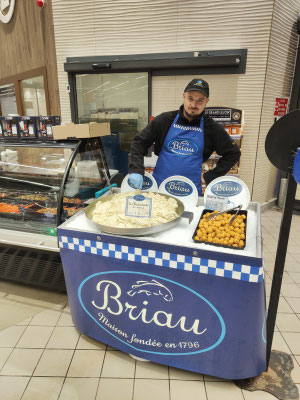 Éric en animation Maison BRIAU au Leclerc de Riantec