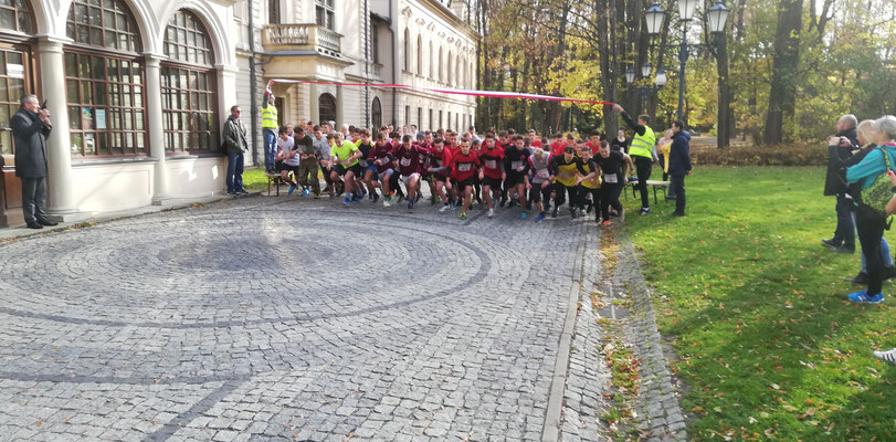 Bieg 100 km na 100 lat odzyskania przez Polskę niepodległości.