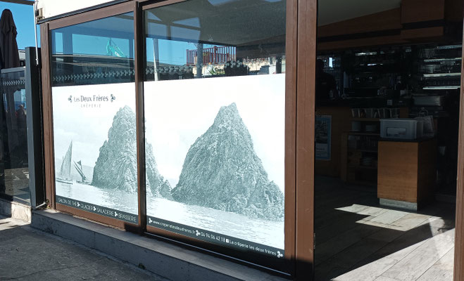 Habillage vitrine La creperie des 2 Frères