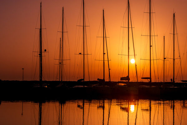 Le Port de Hyères au lever du soleil 