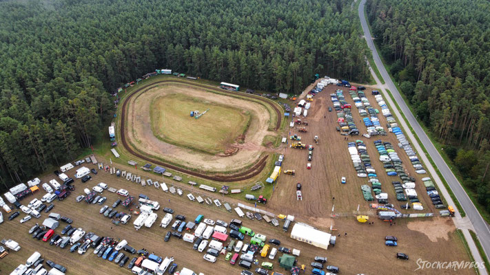 Drohnenaufnahme der Stock-Car Rennstrecke in Weinmannshof