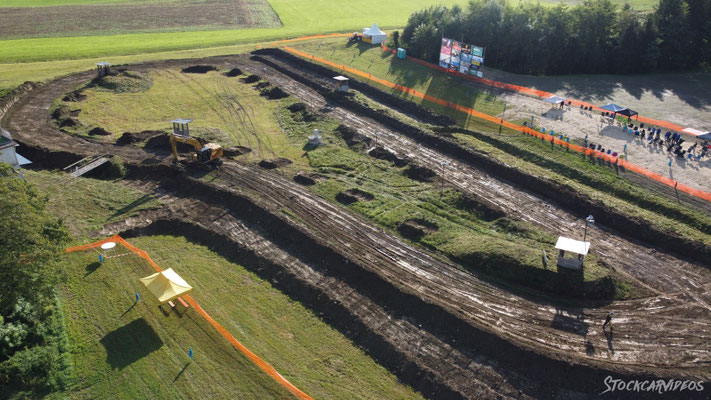 Drohnenaufnahme der Stock-Car Rennstrecke in Schlößl