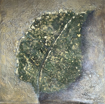 Goldblatt mit Blattgold   ...   Marmormehl, Acryl, Tusche auf Leinwand   ...   60 x 60 cm