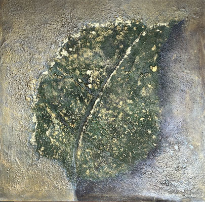 Goldblatt mit Blattgold   ...   Marmormehl, Acryl, Tusche auf Leinwand   ...   60 x 60 cm