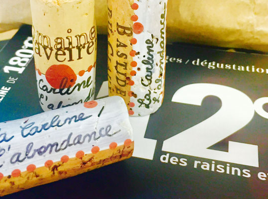 Création de bouchons-pass pour la Librairie La carline et l'épicerie L'Abondance