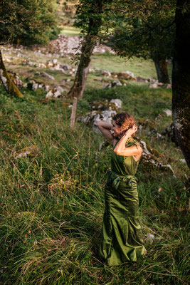 Robe en soie sauvage et plumes de paon Capucine Panfiloff