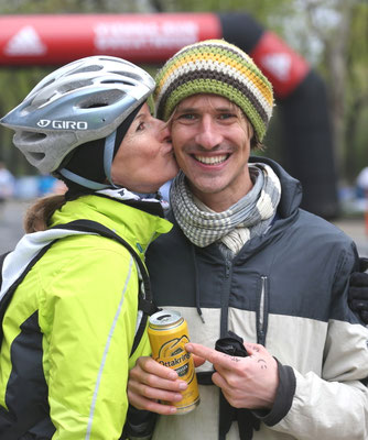 Da hat sich der Martin Mistelbauer für seine Leistung das Bussi von team2012.at-Vizepräsidentin Manuela Wally verdient! ;-)