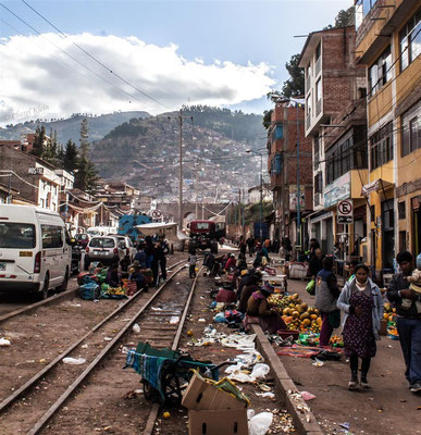 street market in Cusco  -- Peru / Centro De Rescate Taricaya