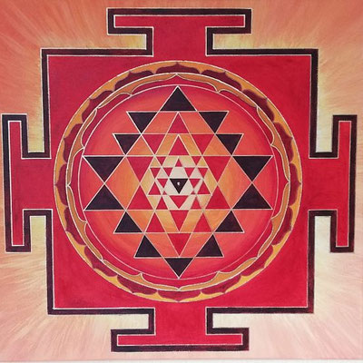 Shri Yantra in rot