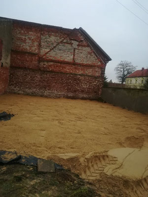 Paddock Hof- Sand aufgeschüttet