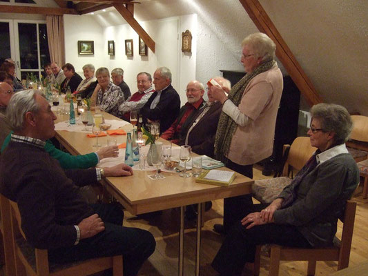 ... Hedwig Lunemann beim Vorlesen plattdeutscher Gedichte