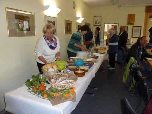 Ein reichhaltiges Buffet mit herbstlichen Spezialitäten aus der Region wurde den Besuchern beim diesjährigen Olfener Kelterfest geboten.