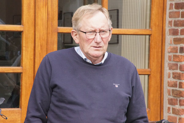Bernhard Brüse ...