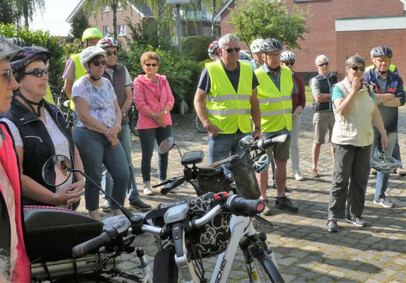 Alle hören aufmerksam zu