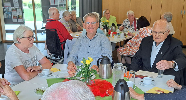 Pfr. em. Bügener mit seiner Nichte und deren Mann