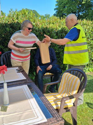 Geschenkübergabe vom Heimatverein Olfen