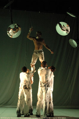 Scénographie pour la compagnie Hors Série, danse : On n'oublie pas.