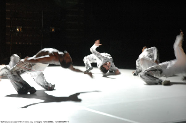 Scénographie pour la compagnie Hors Série, danse : On n'oublie pas.