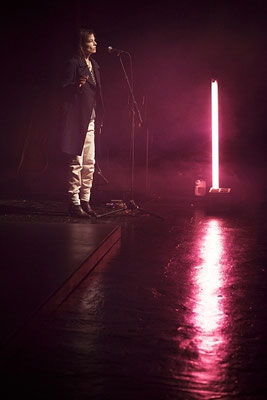 Photo de la scénographie de : Des Territoires. Mise en scène et texte de Baptiste Amann. Le Glob, Bordeaux. 