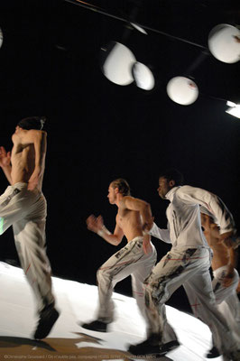 Scénographie pour la compagnie Hors Série, danse : On n'oublie pas.