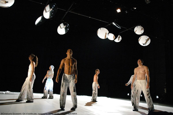 Scénographie pour la compagnie Hors Série, danse : On n'oublie pas.