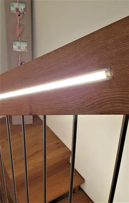 Treppengeländer mit Lichteinsatz