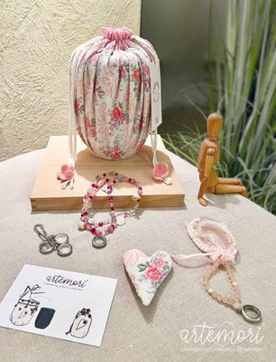 Individuelle Urnen aus Stoff und Trauerschmuck von artemori 