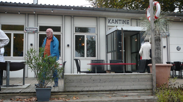 Wanderleiter Rugel lädt zu Kafi & Gipfeli