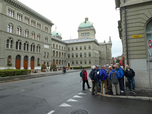 Bundeshaus Infohalt