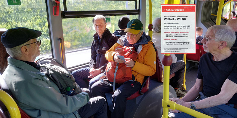 Im Bahnersatzbus Wil-Lichtensteig: Vento, Ready, Piper und Goliath
