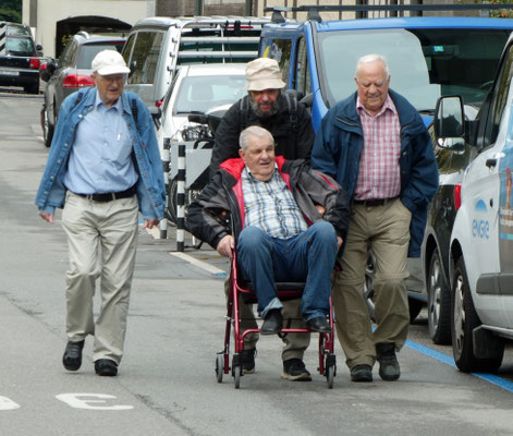 Kurzwanderer im Anmarsch: Ceva, Lux, Balg, Fly