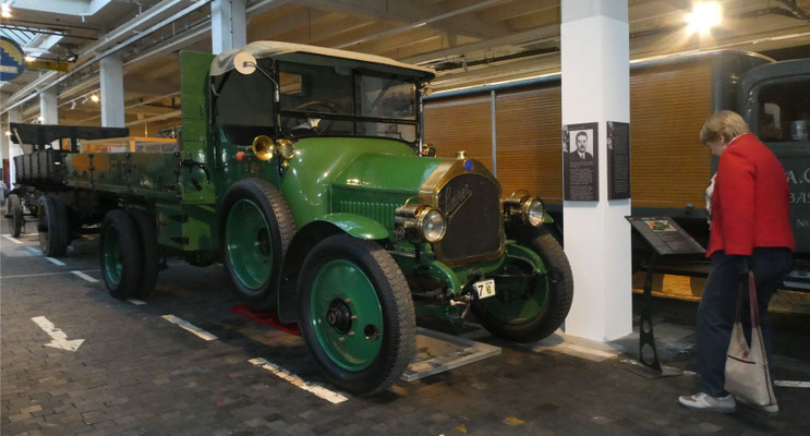 Lastwagen 1917 - Jana