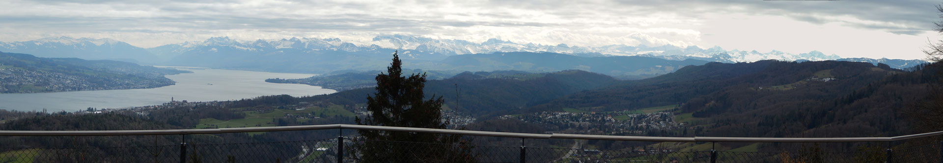 Panorama gen Südosten mit Glarner Alpen