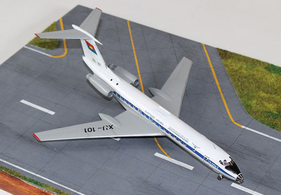 TU 134A-3  " XU-101 "  Kampuchea Airlines   Zvesda  1/144 -2