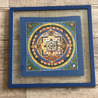 cadre décoration mandala bleu Tibet bouddhisme méditation zen divinité rituel entre deux verres patience relaxation intérieur  