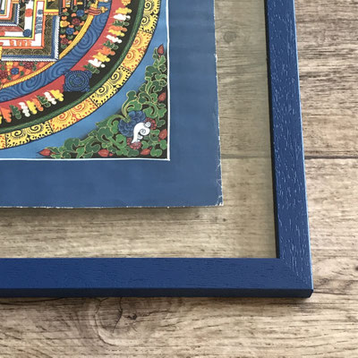 cadre décoration mandala bleu Tibet bouddhisme méditation zen divinité rituel entre deux verres patience relaxation intérieur  
