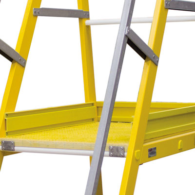 Escalera de fibra de almacén