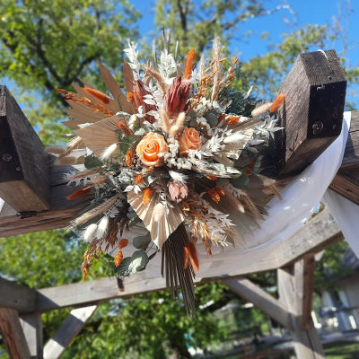 Ros Arum_mariage fleurs séchées champêtre_arche fleurie cérémonie laïque_détails_fleuriste mariage rumilly