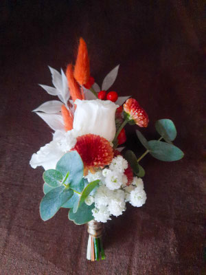 Ros Arum_mariage terracotta_boutonnière marié_fleuriste mariage Rumilly