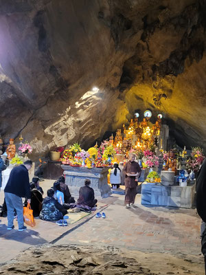 Pilgerstätte der vietnamesischen Buddhisten (ungewöhnlich leer)