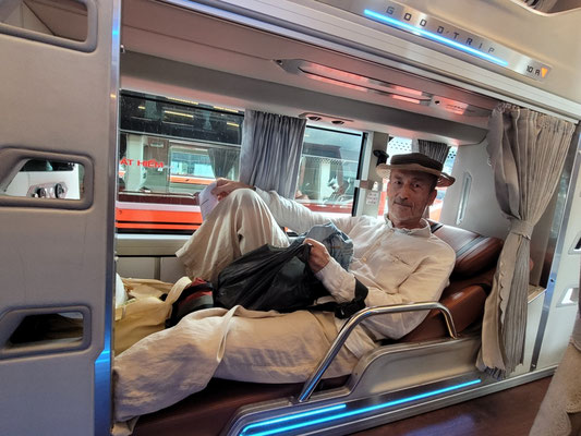 Liegebus nach Saigon