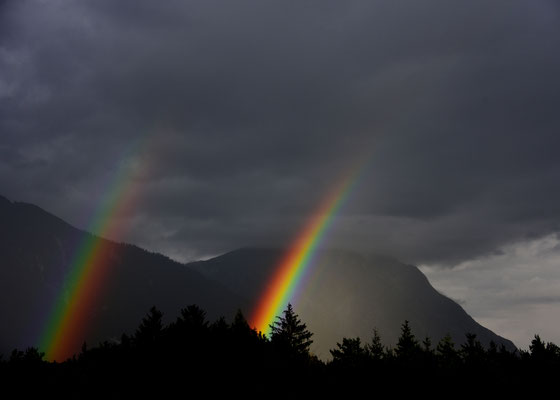 Foto: Andreas Ender, photo-art+painting | Limited Edition of 99 | 50x70cm | je 144,00€ | August - "vergesst nie - am Ende des Regenbogens ist der Goldschatz vergraben!"