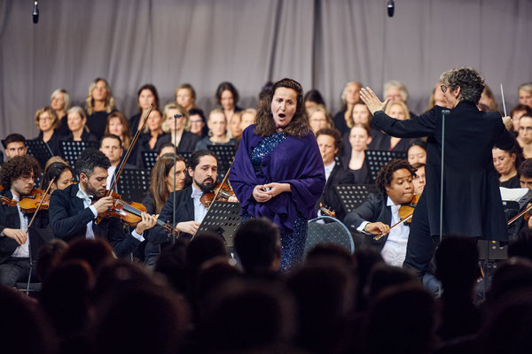 GUSTAV MAHLER Symphonie 2 & GULDA Cellokonzert - Philharmonie Salzburg, Steinbach am Attersee Foto © Mathias Lauringer - courtesy Kulturhauptstadt Europas Bad Ischl Salzkammergut 2024 und Gemeinde Steinbach