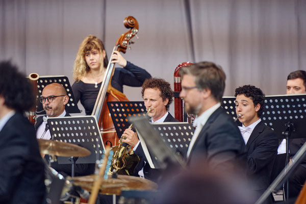 GUSTAV MAHLER Symphonie 2 & GULDA Cellokonzert - Philharmonie Salzburg, Steinbach am Attersee Foto © Mathias Lauringer - courtesy Kulturhauptstadt Europas Bad Ischl Salzkammergut 2024 und Gemeinde Steinbach