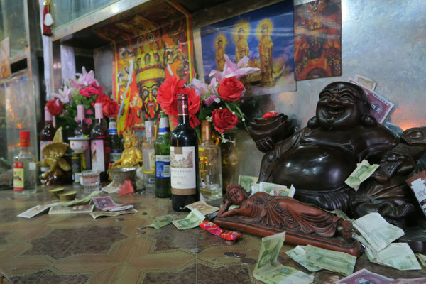 C'est l'orgie chez Bouddha!