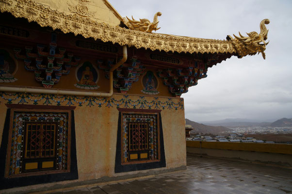 Sur les toits du monastère de Shangri-la